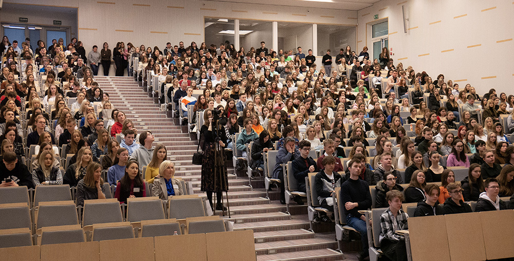 Wypełniona aula podczas Dnia Otwartego